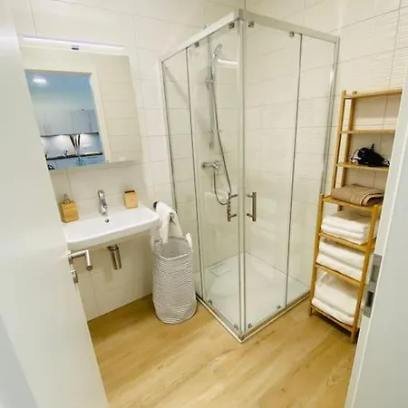 Luxury 2023 One Bedroom Flat In City Center W Parking Appartement *
